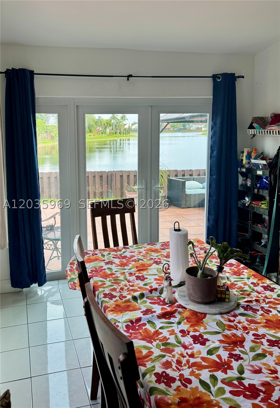 TAMIAMI LAKES SEC 7 - Residential