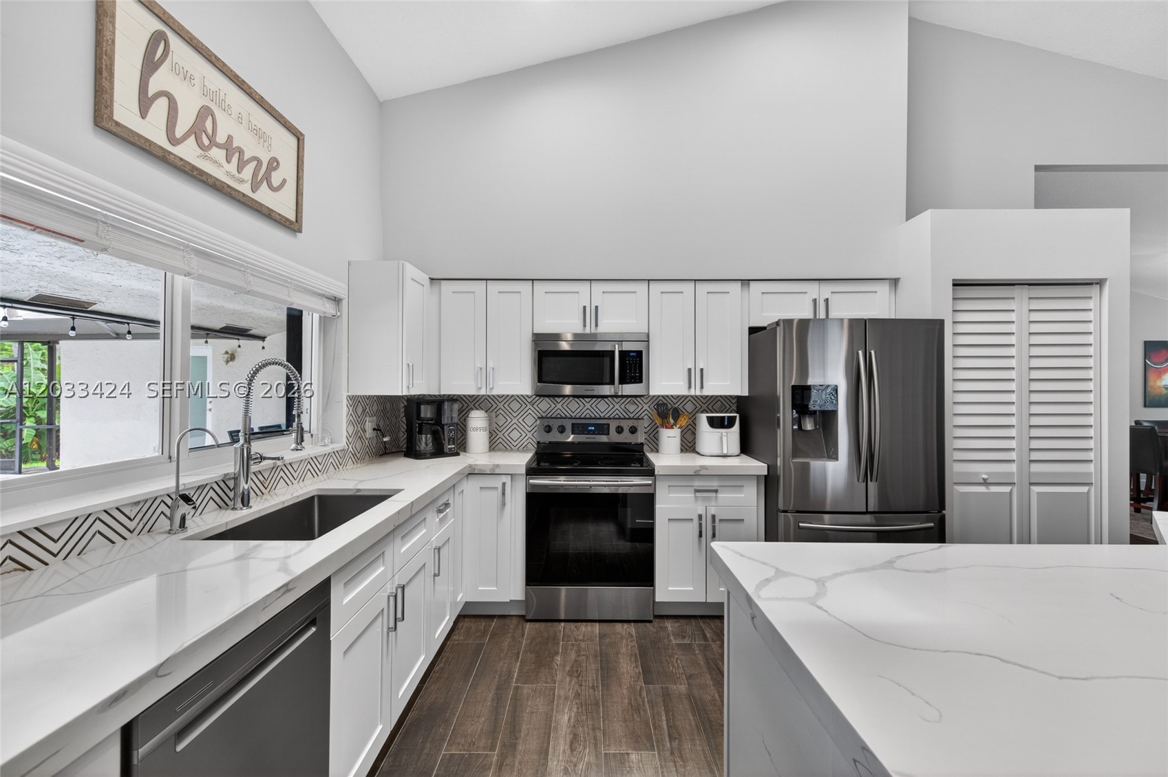 WESTPORT 1ST SECTION - Residential