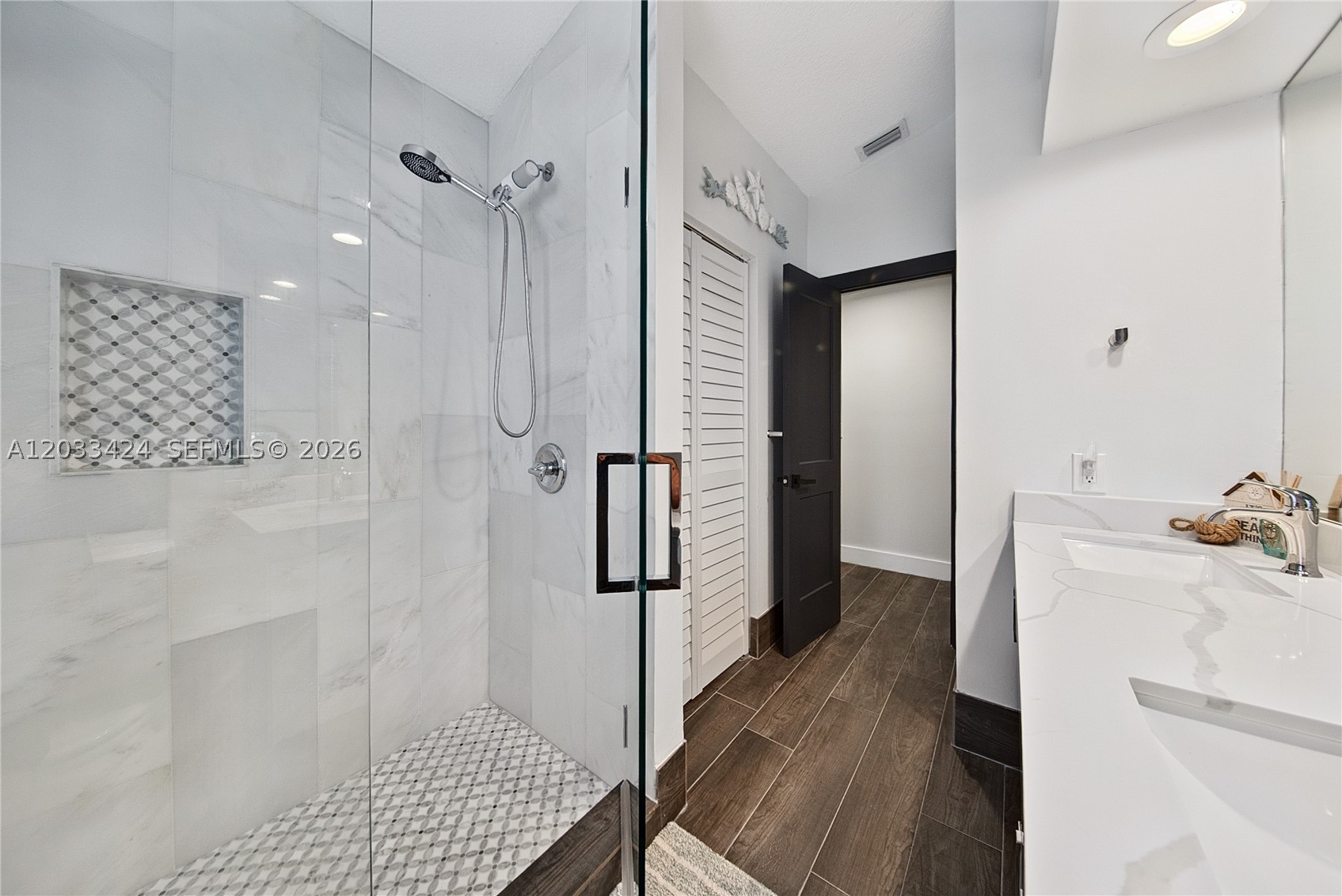WESTPORT 1ST SECTION - Residential