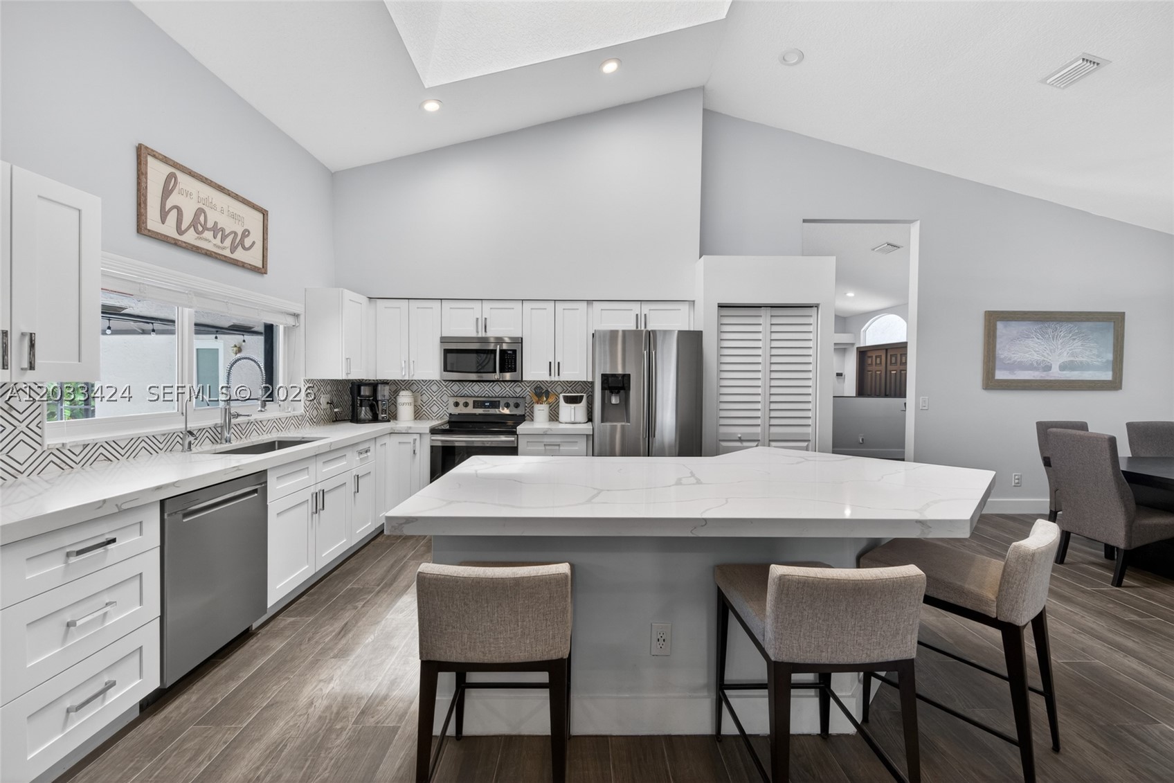 WESTPORT 1ST SECTION - Residential