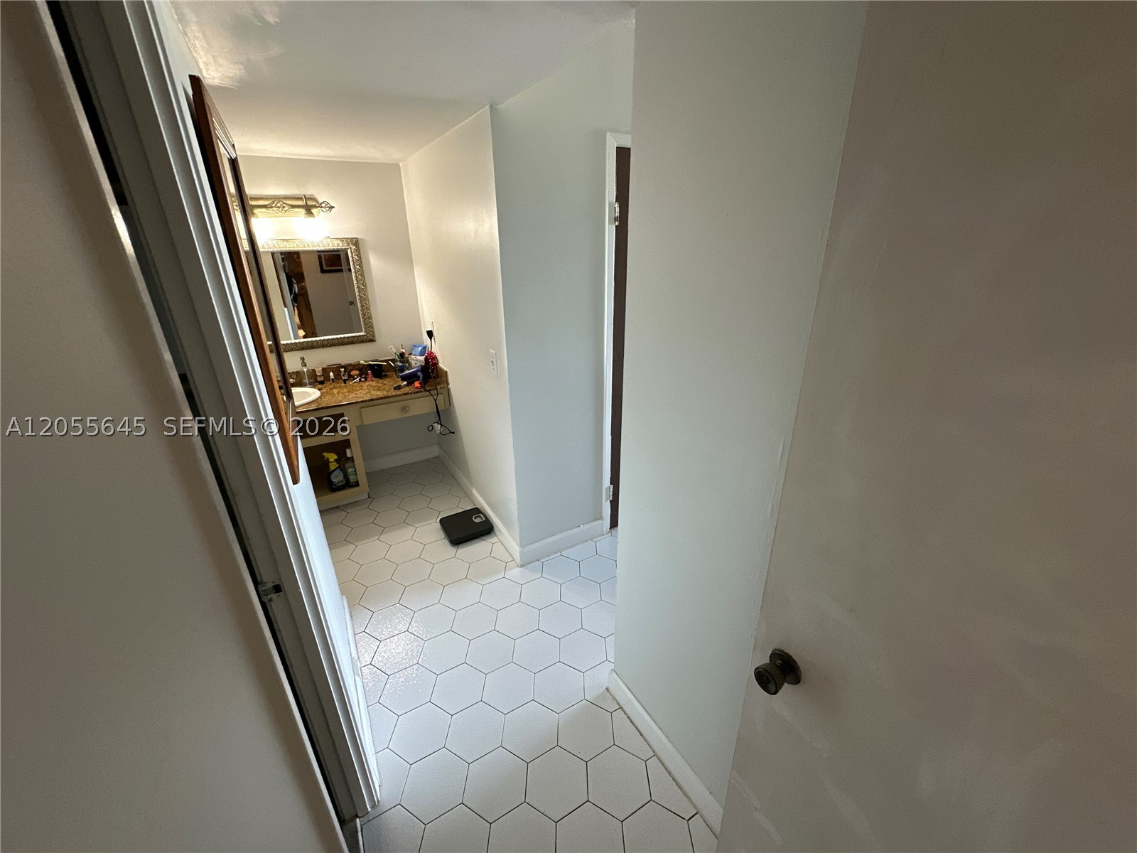 BUCKLEY TOWERS CONDO - EA - Residential