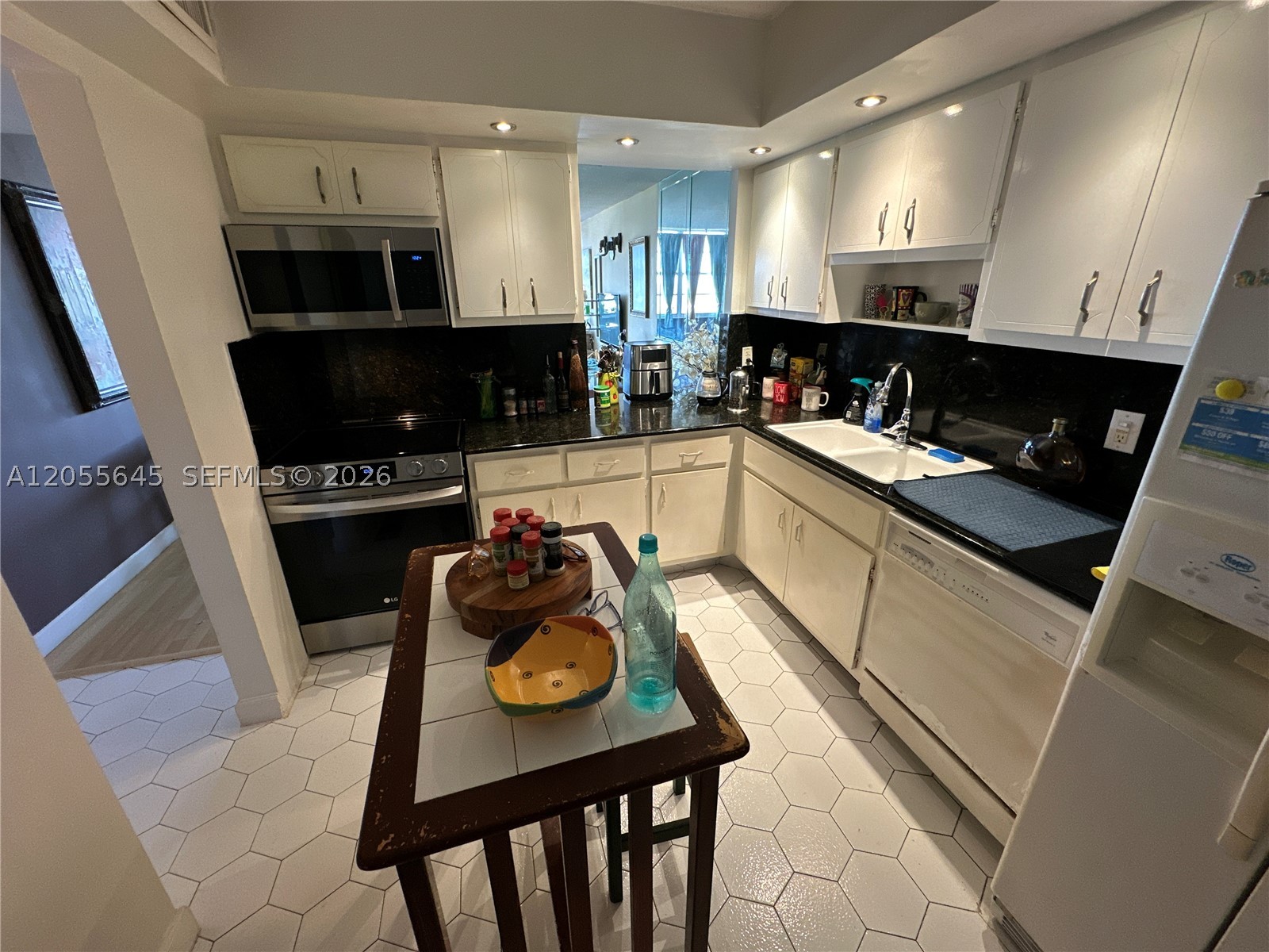 BUCKLEY TOWERS CONDO - EA - Residential