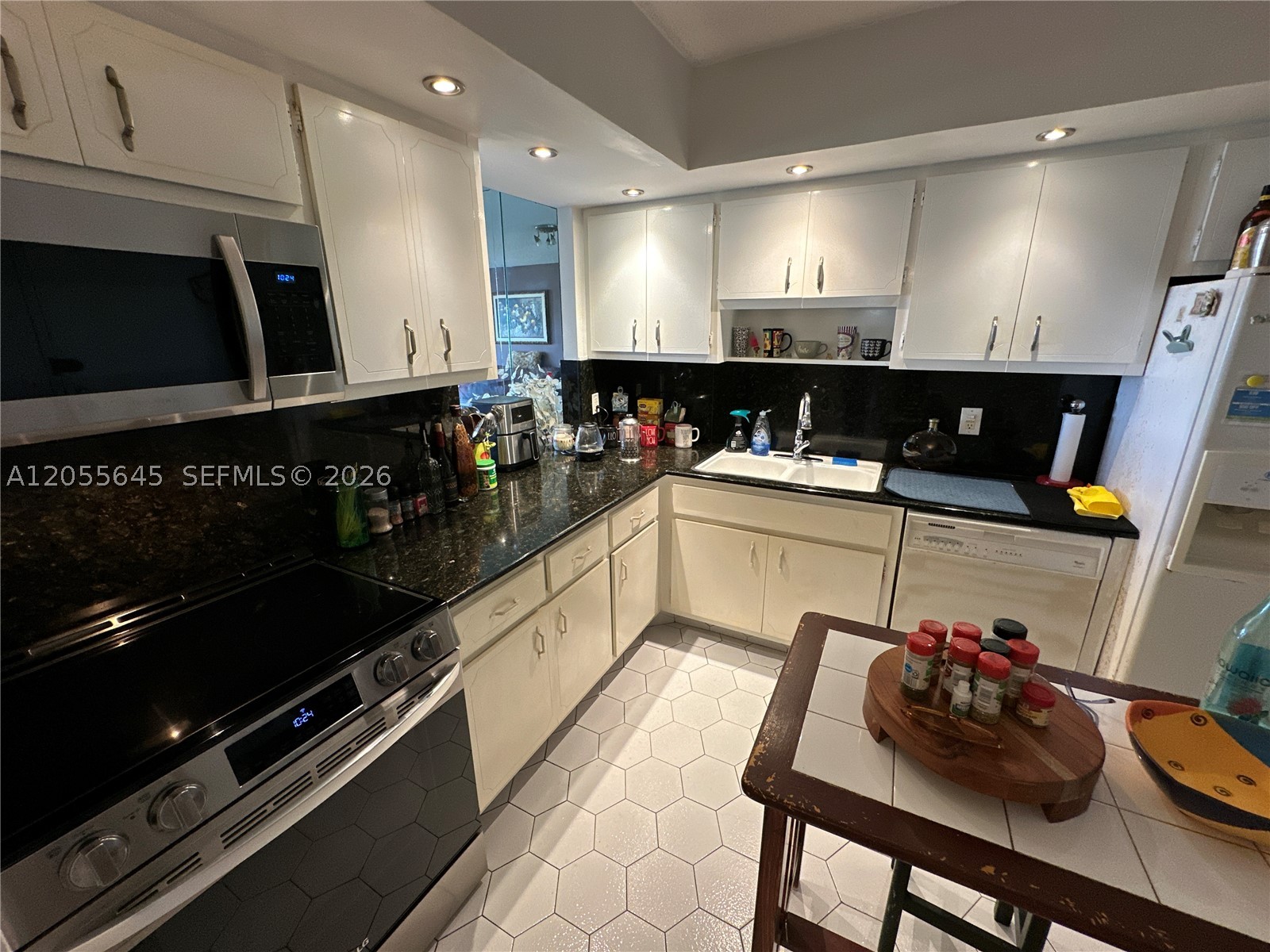 BUCKLEY TOWERS CONDO - EA - Residential