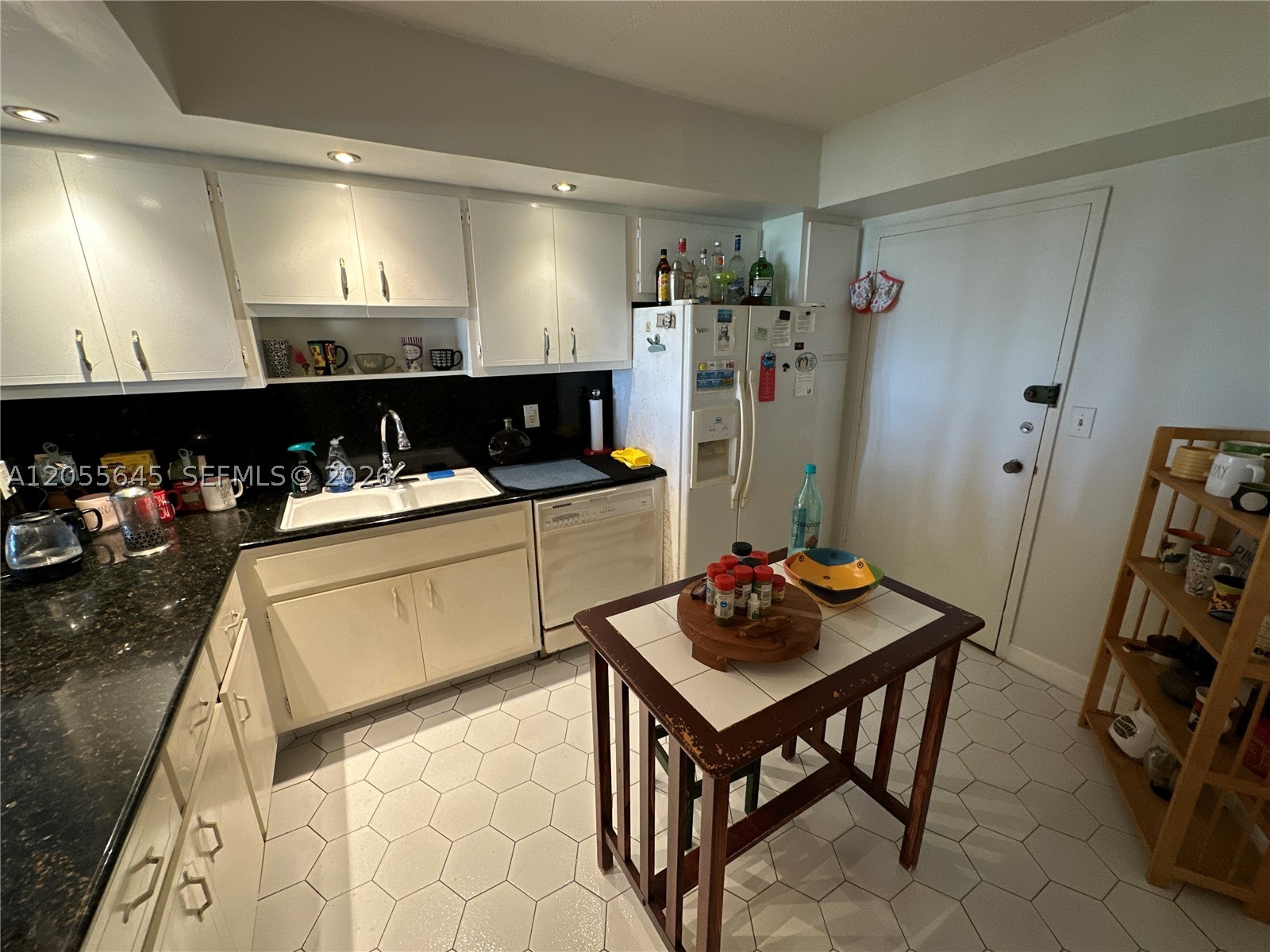 BUCKLEY TOWERS CONDO - EA - Residential