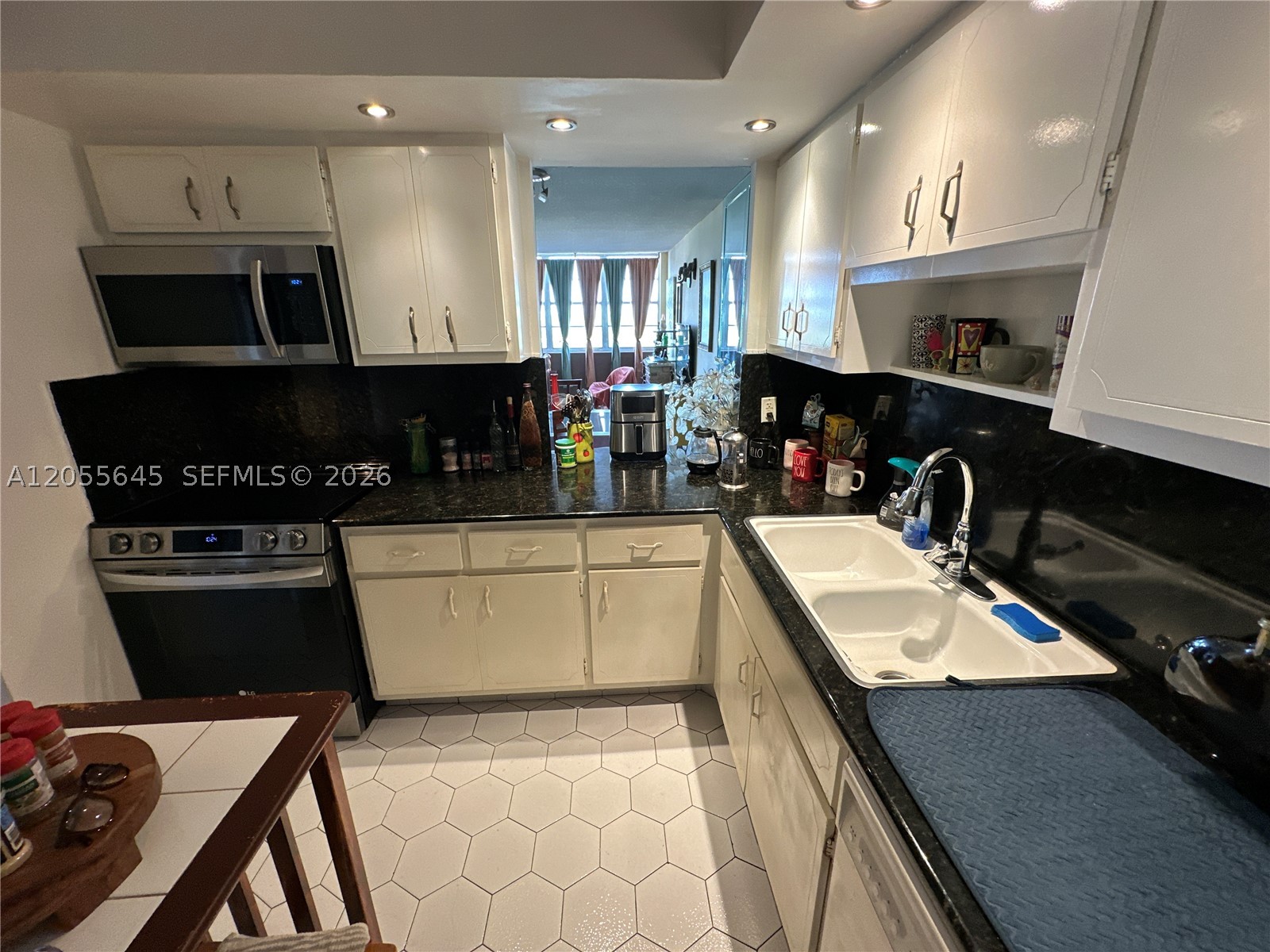 BUCKLEY TOWERS CONDO - EA - Residential