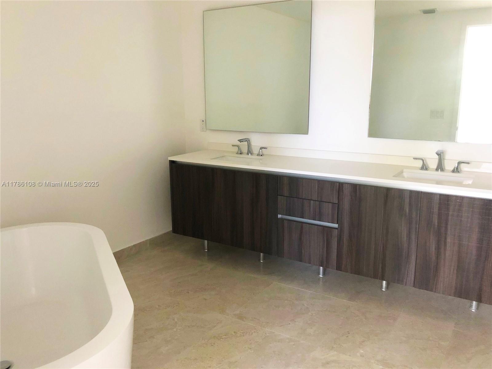 ARIA ON THE BAY CONDO - Residential
