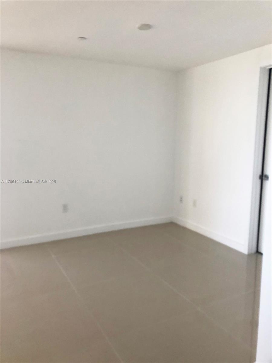 ARIA ON THE BAY CONDO - Residential