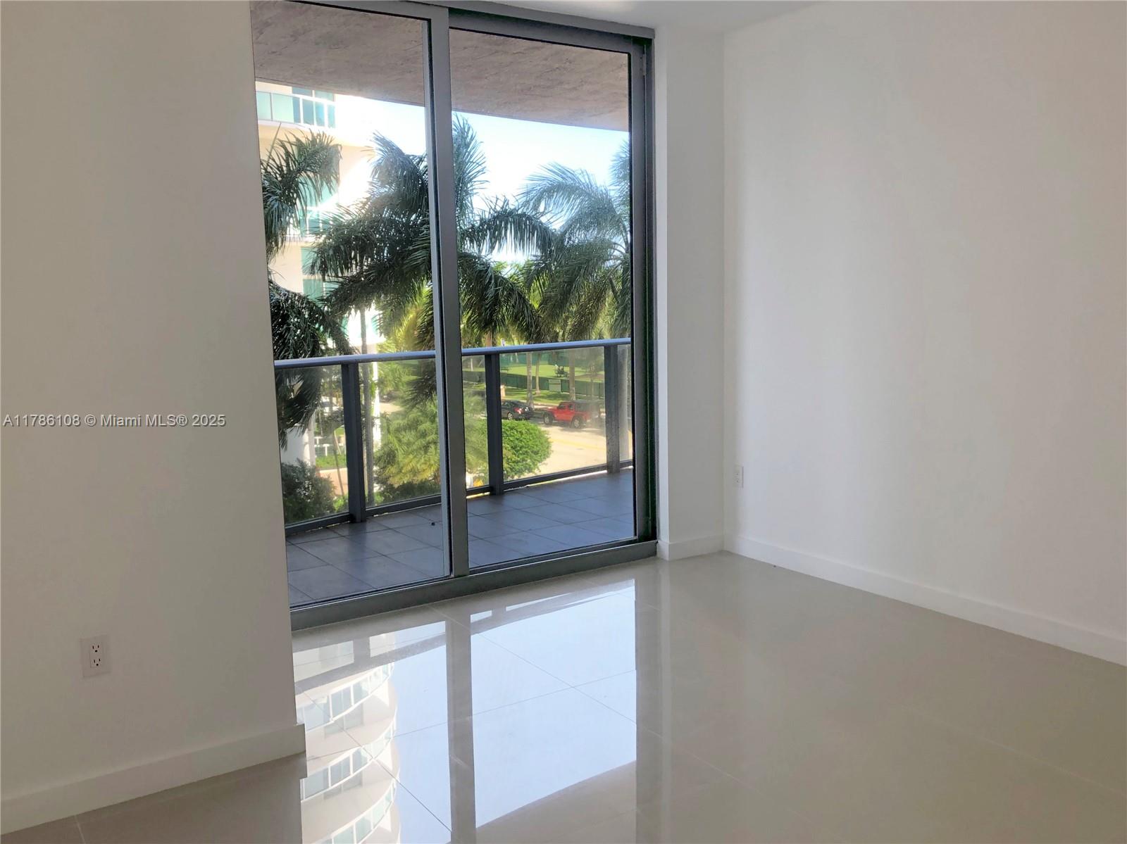 ARIA ON THE BAY CONDO - Residential