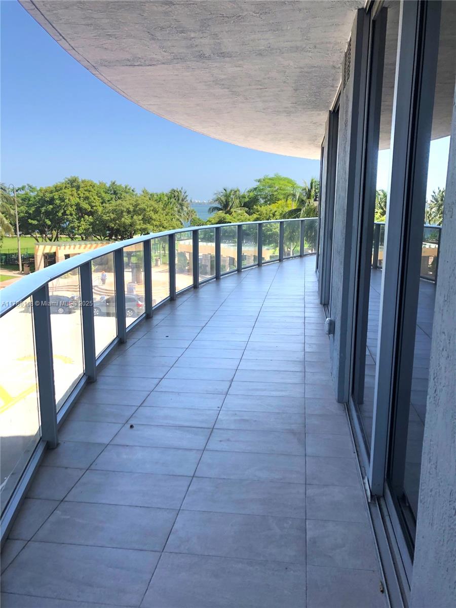 ARIA ON THE BAY CONDO - Residential