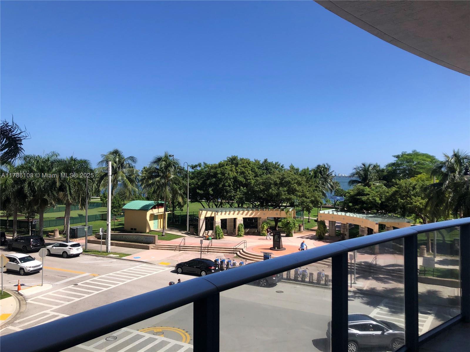 ARIA ON THE BAY CONDO - Residential