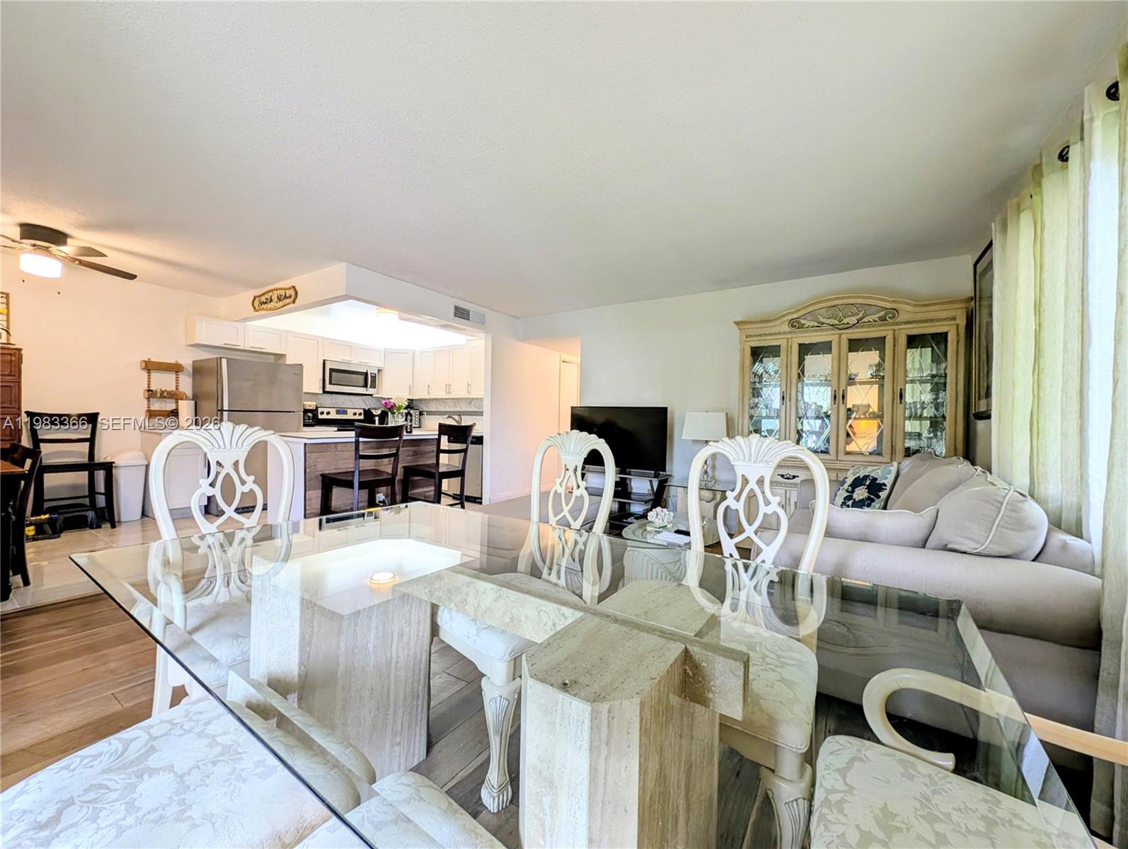LAUDERDALE OAKS CONDO I - Residential