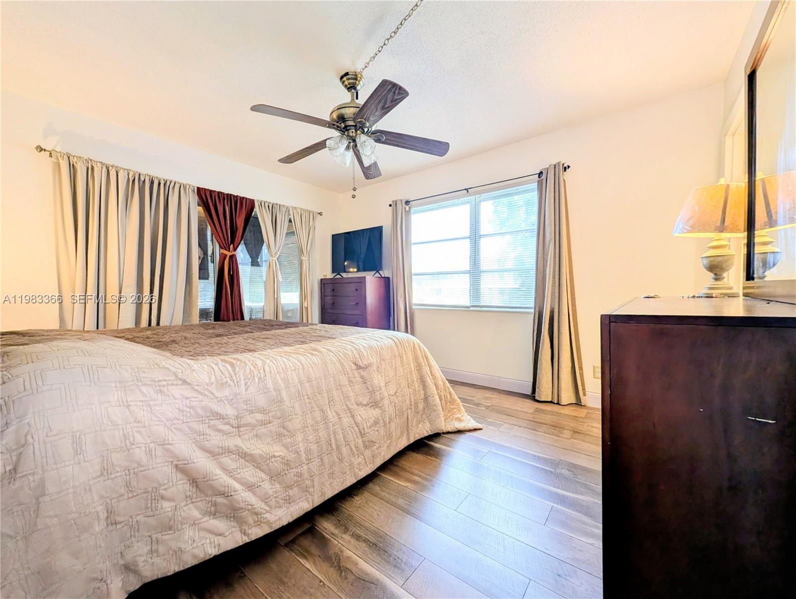 LAUDERDALE OAKS CONDO I - Residential