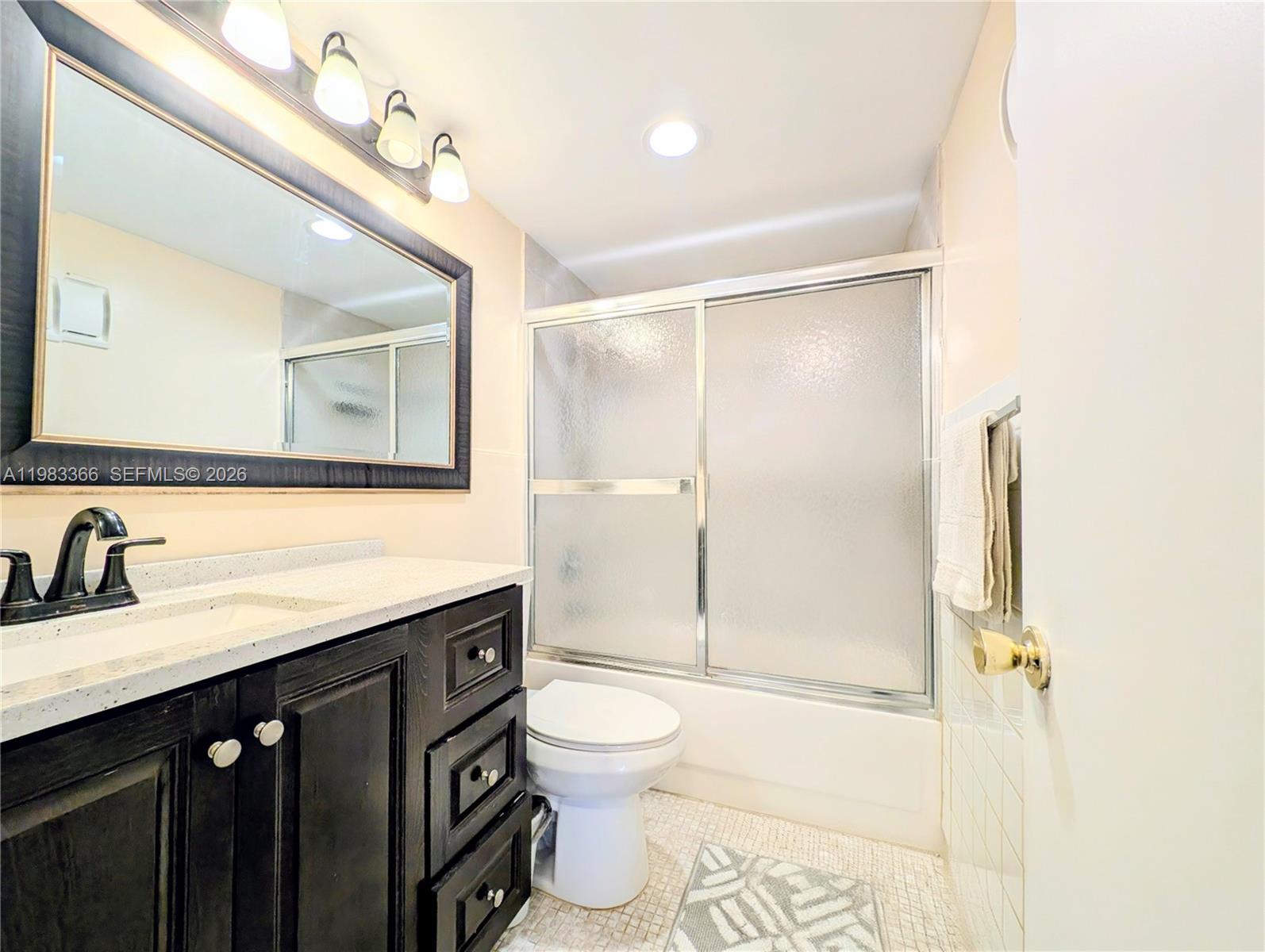 LAUDERDALE OAKS CONDO I - Residential