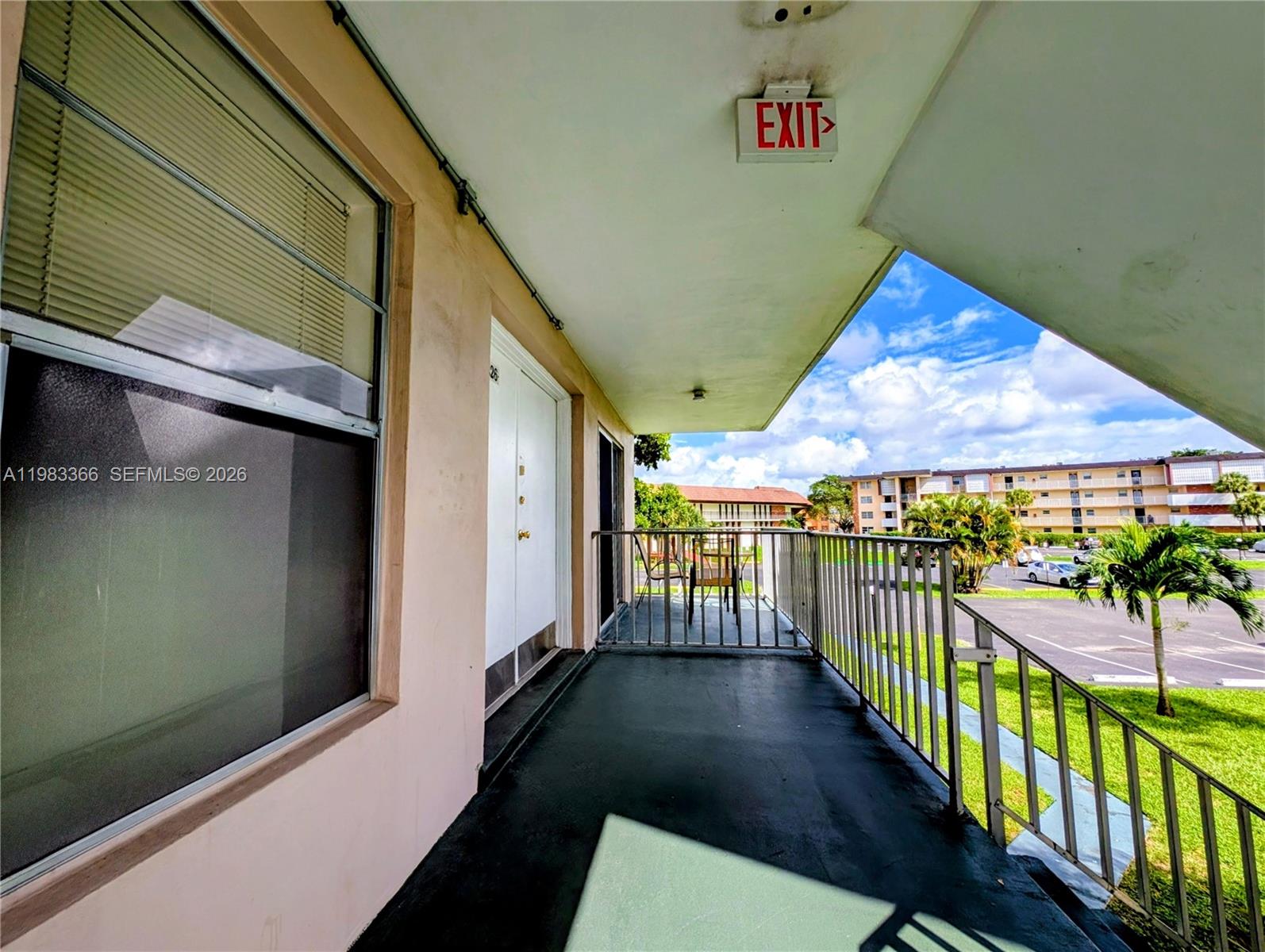 LAUDERDALE OAKS CONDO I - Residential