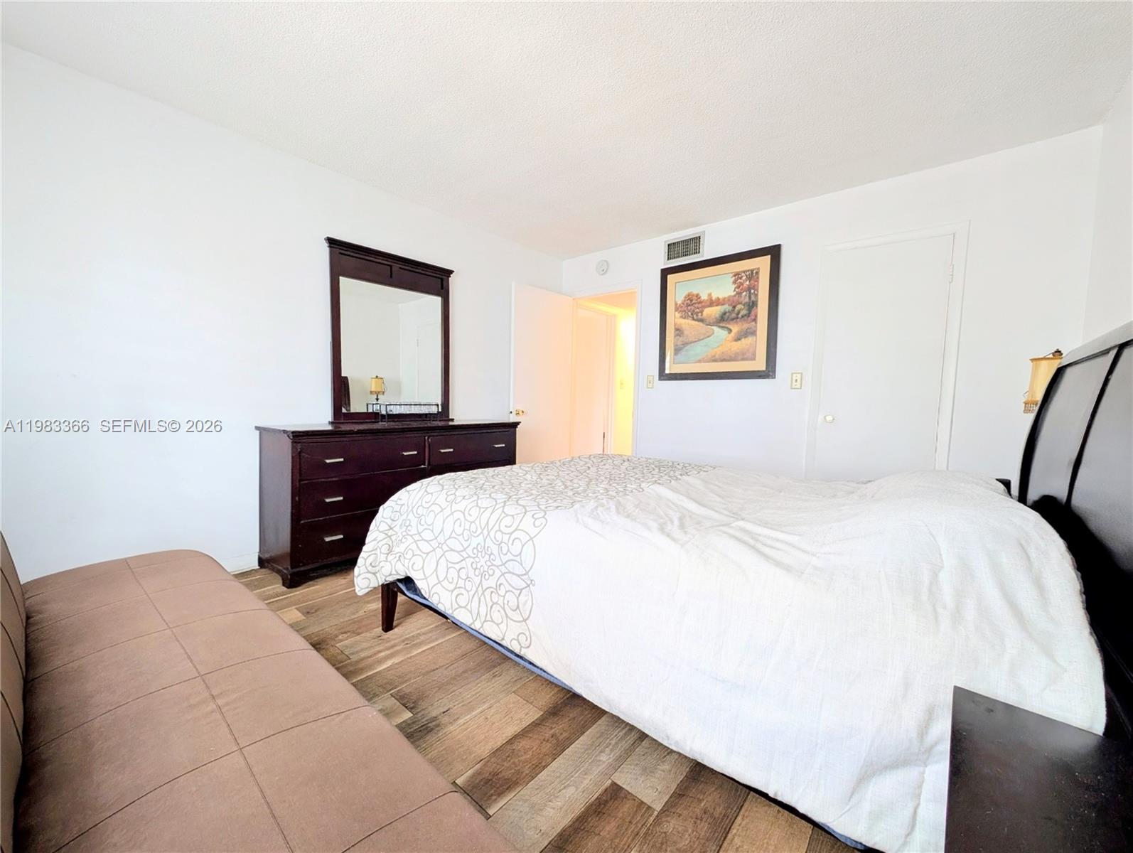LAUDERDALE OAKS CONDO I - Residential