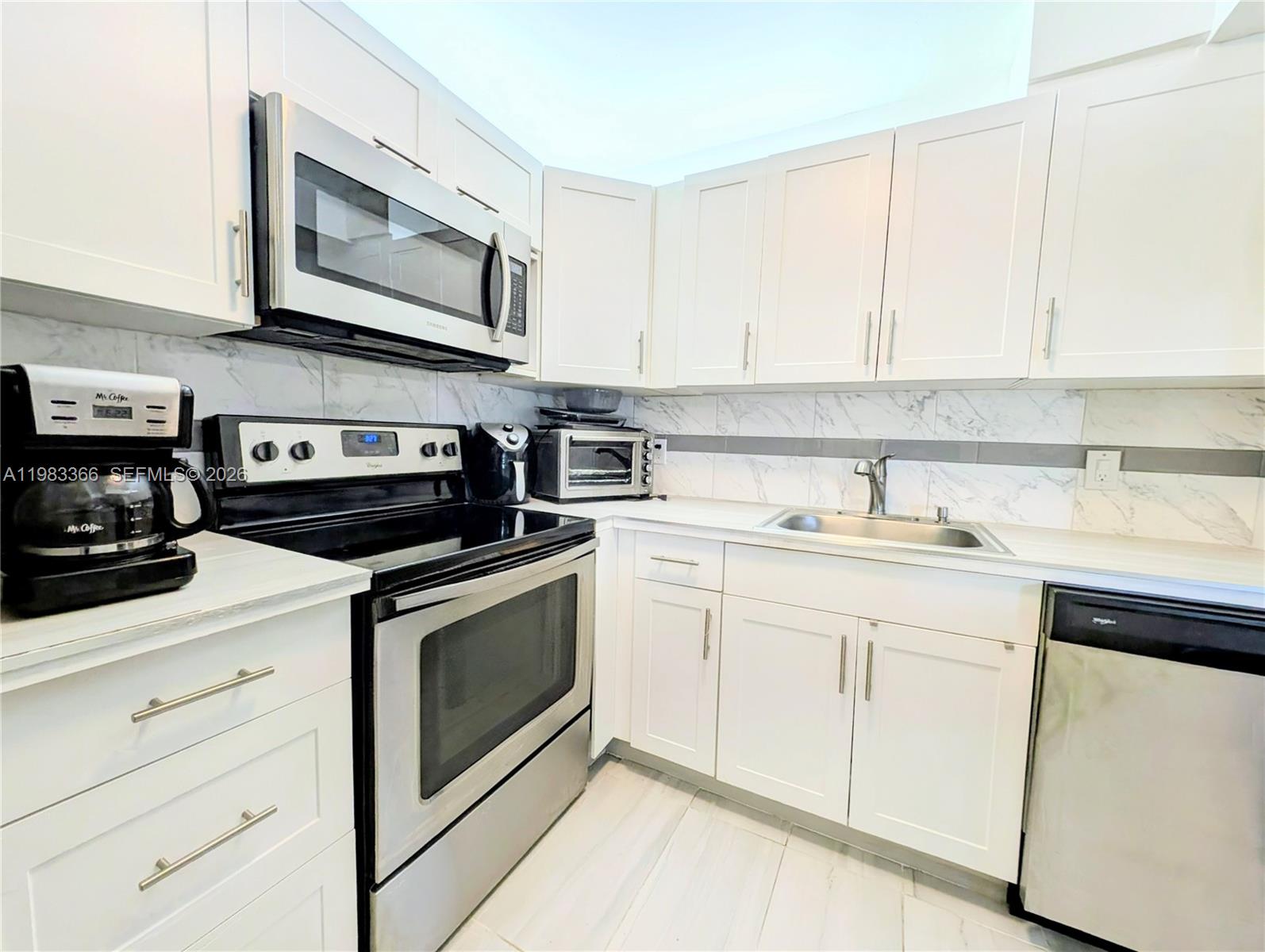 LAUDERDALE OAKS CONDO I - Residential