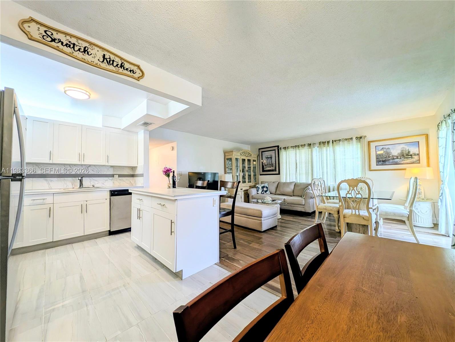 LAUDERDALE OAKS CONDO I - Residential