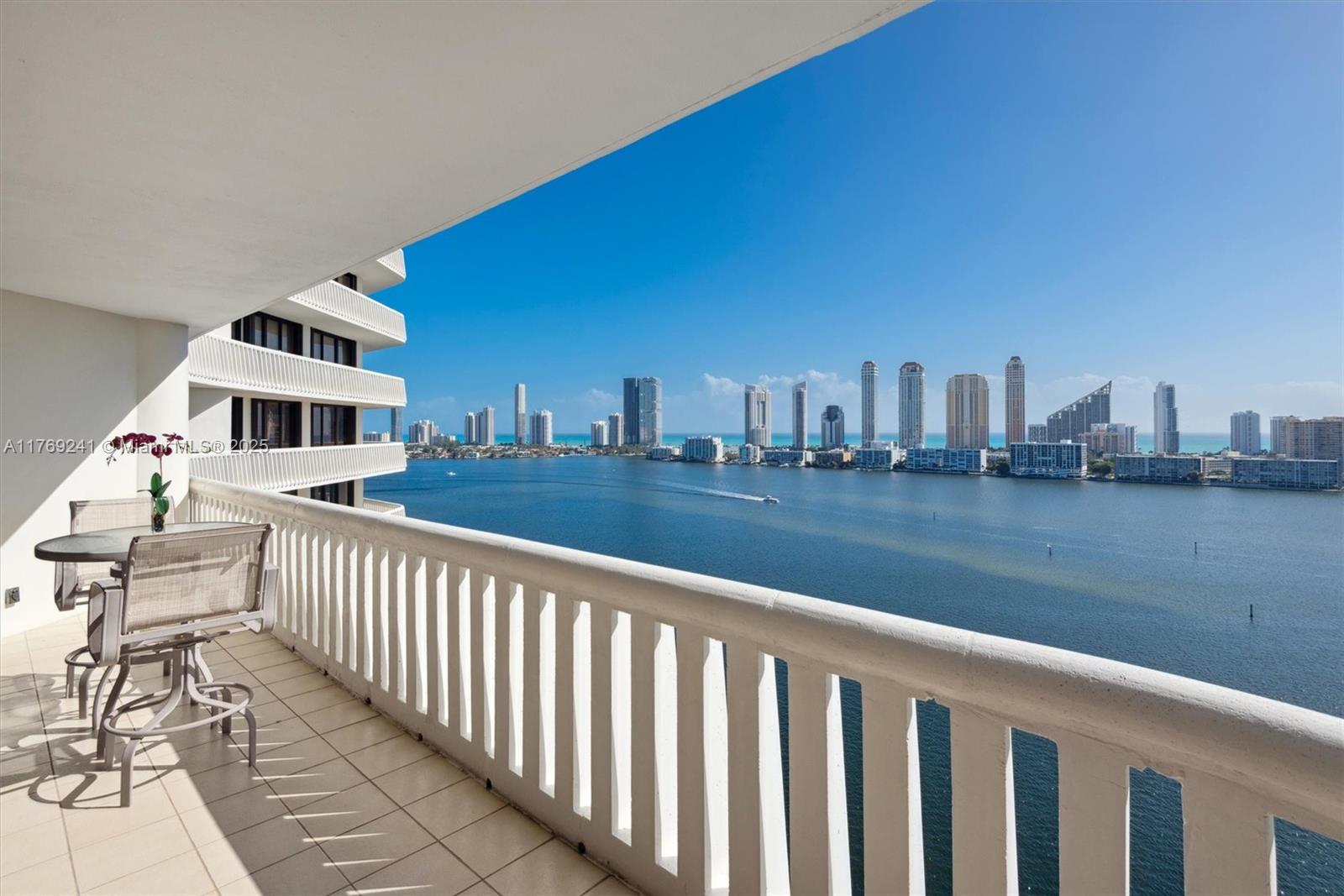 WILLIAMS ISLAND - Residential