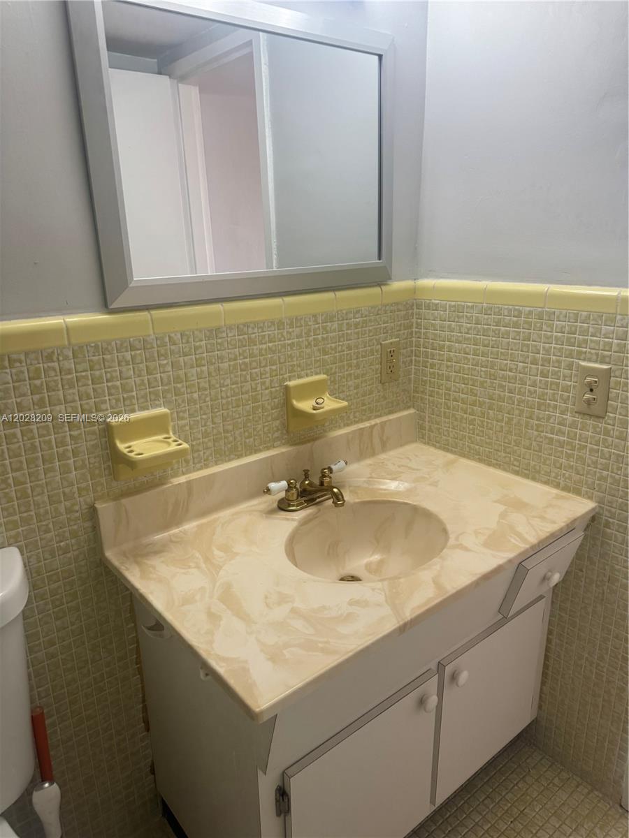 SUMMIT CONDO - Residential Lease