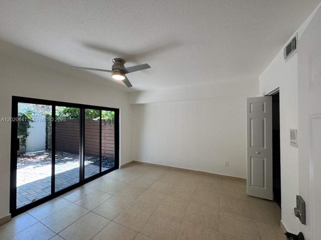 GROVE VILLAS CONDO - Residential