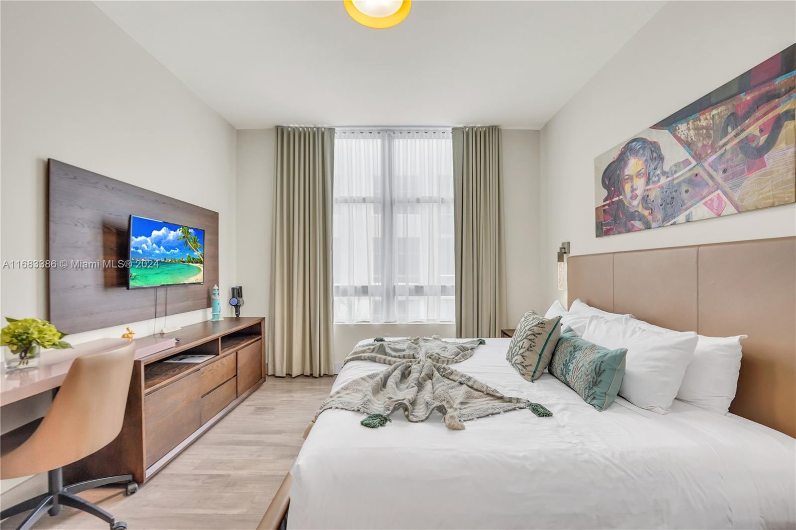 COSTA HOLLYWOOD CONDO - Residential