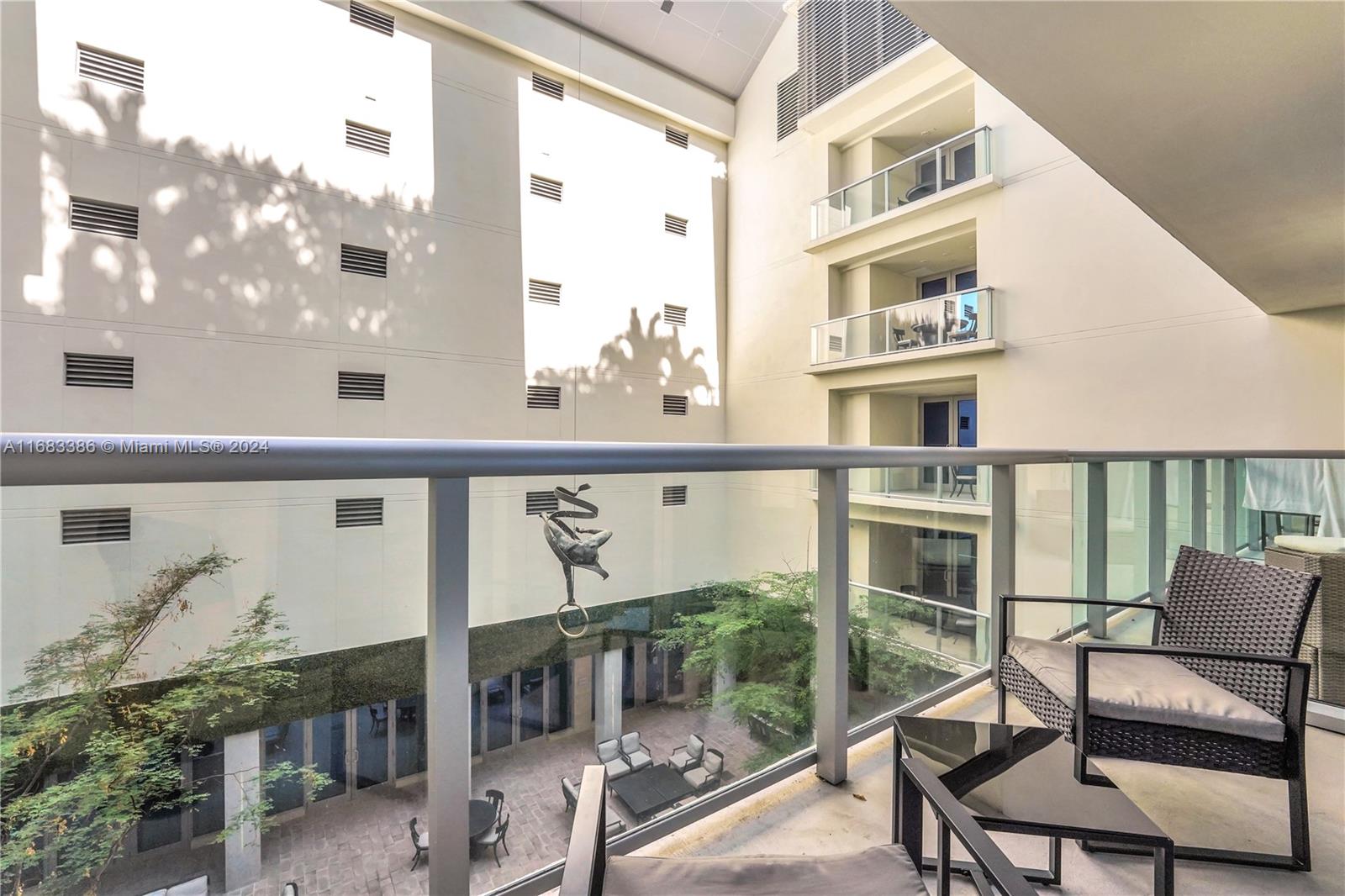 COSTA HOLLYWOOD CONDO - Residential