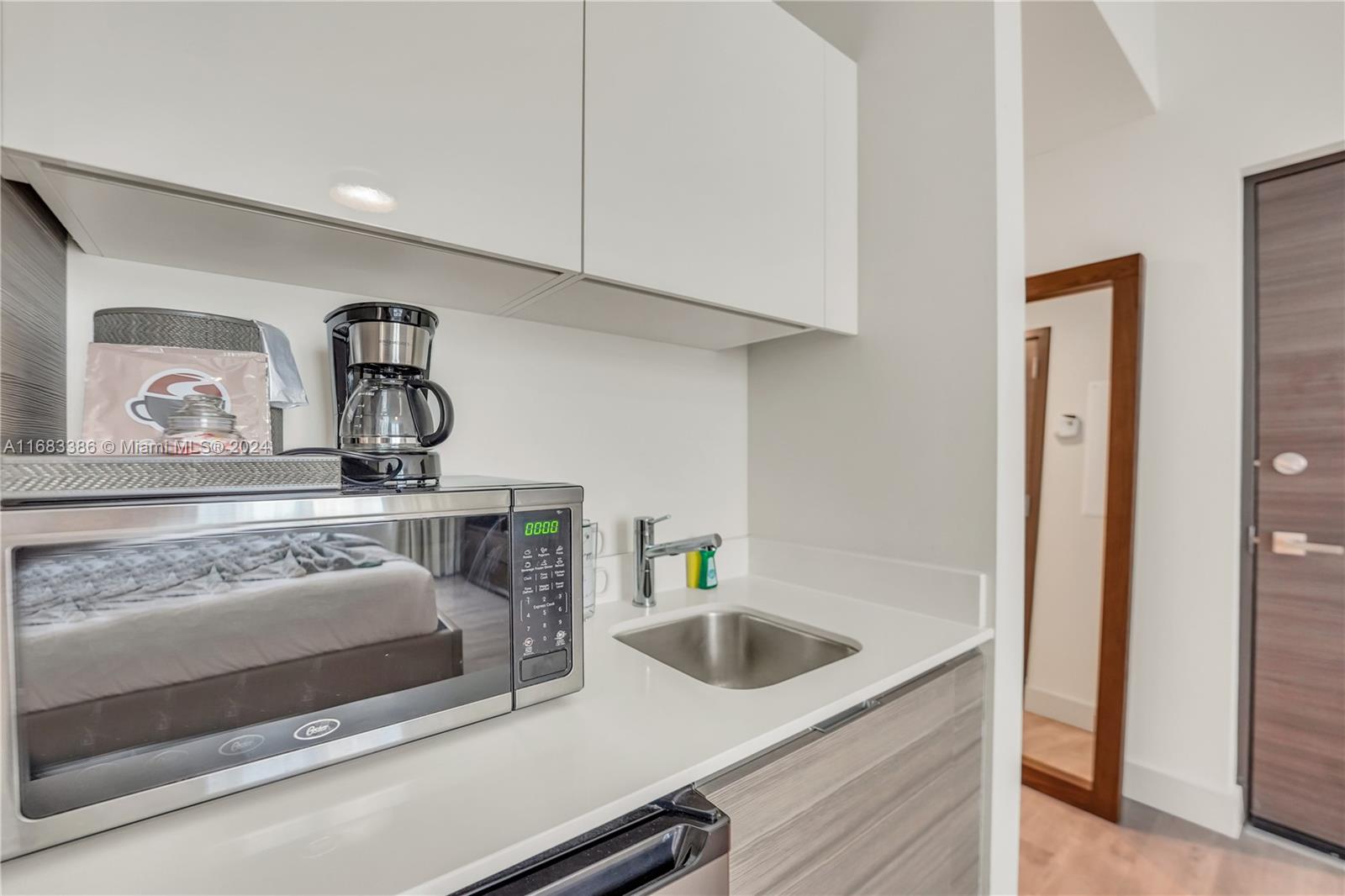COSTA HOLLYWOOD CONDO - Residential