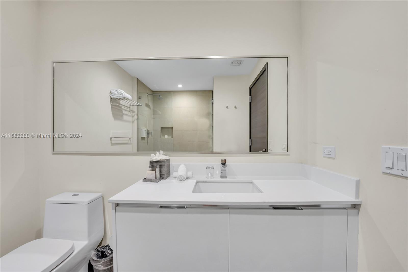 COSTA HOLLYWOOD CONDO - Residential
