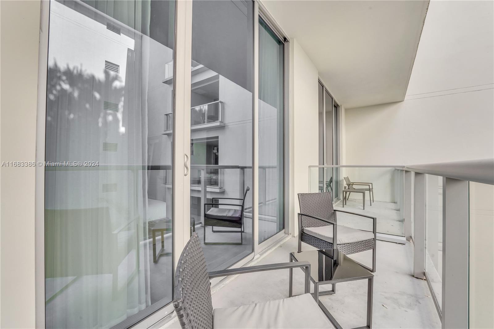 COSTA HOLLYWOOD CONDO - Residential