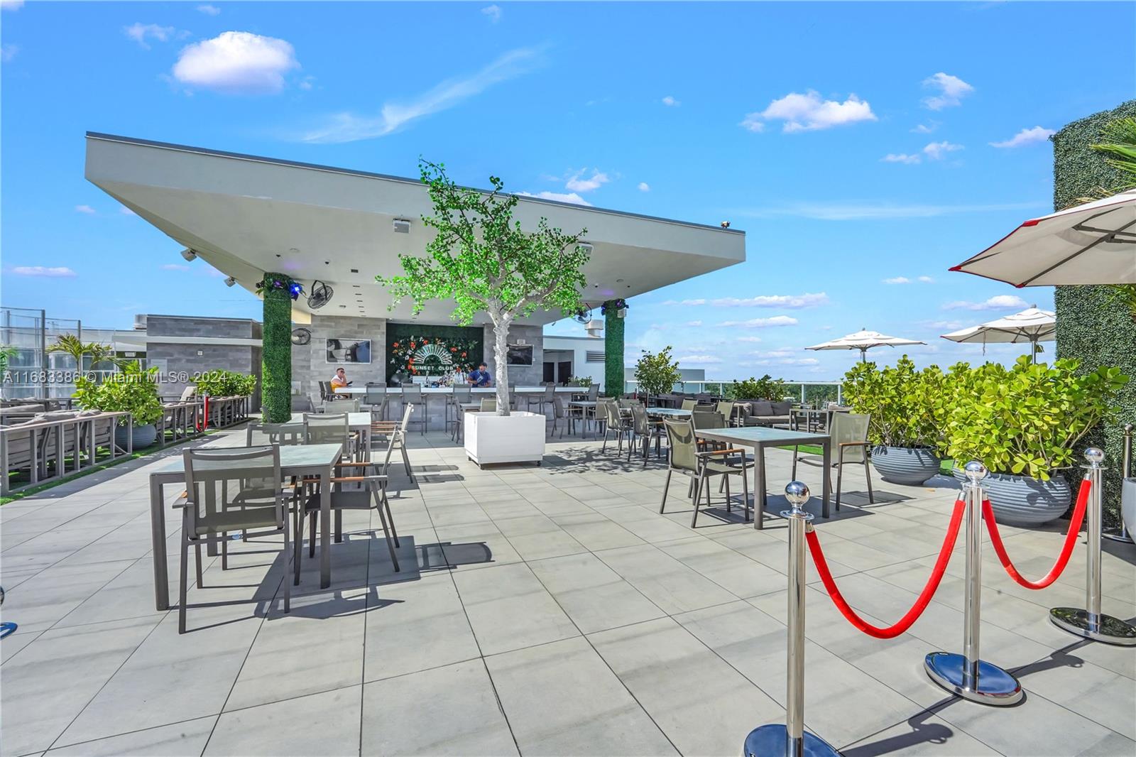 COSTA HOLLYWOOD CONDO - Residential