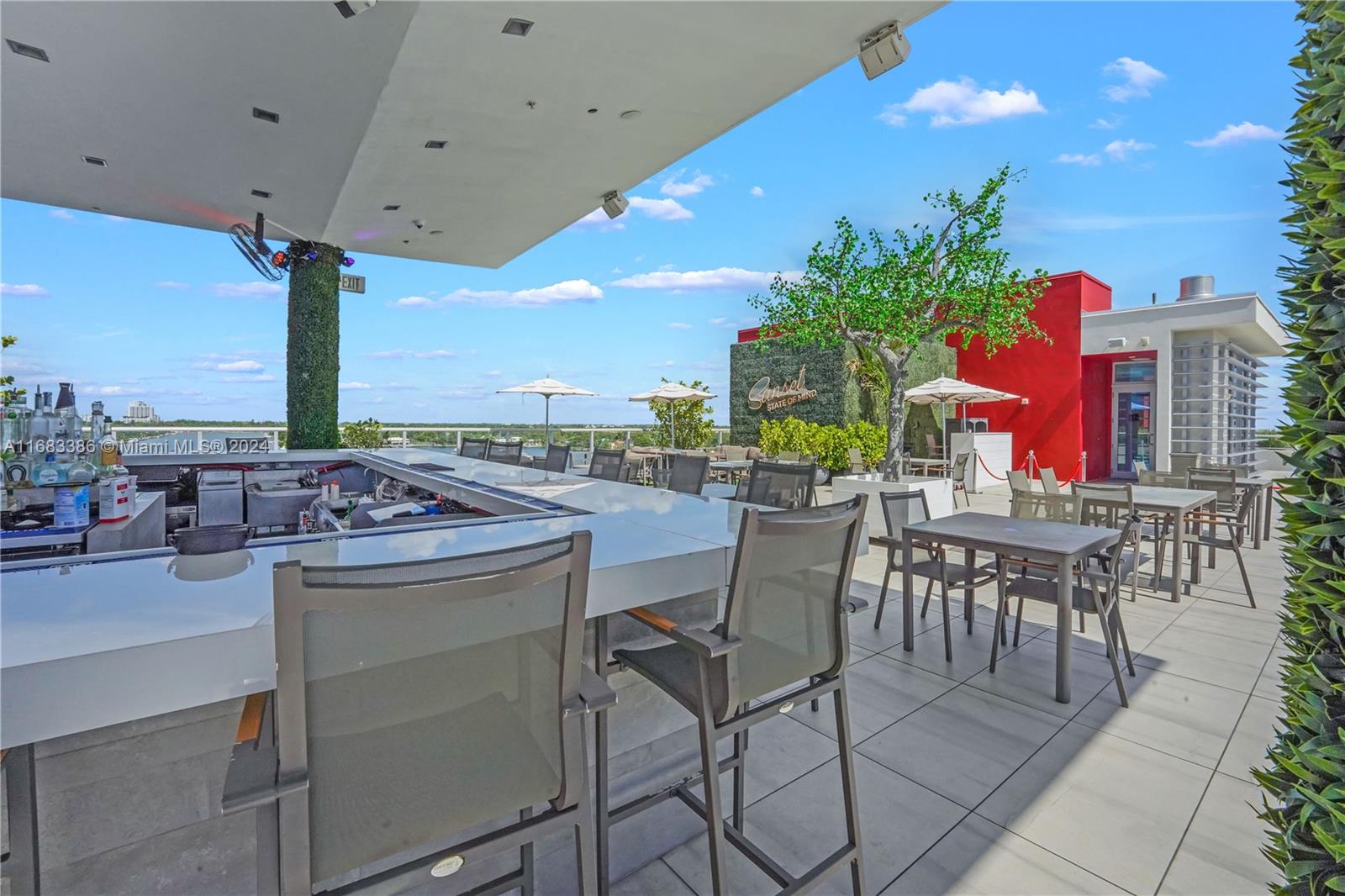 COSTA HOLLYWOOD CONDO - Residential