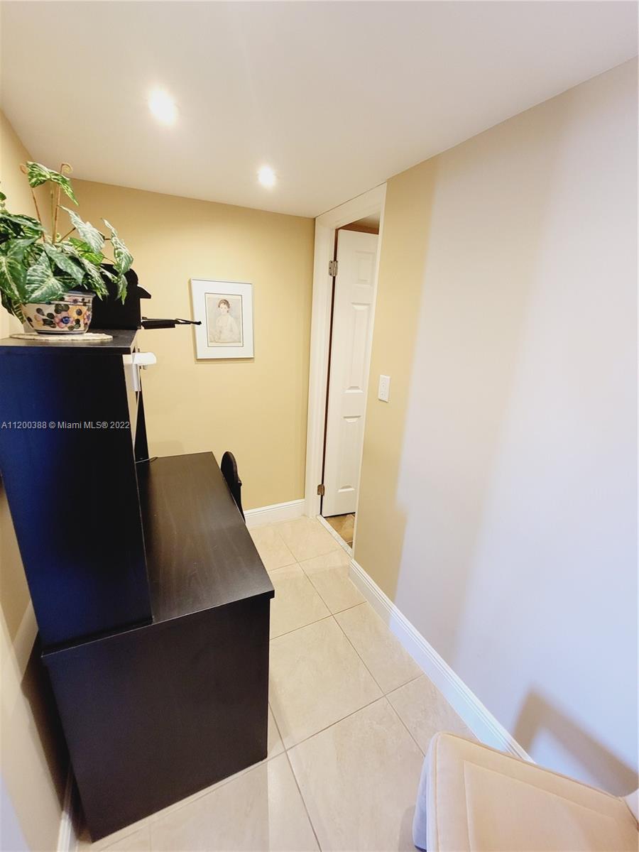 ALLINGTON TOWERS CONDO - Residential Lease