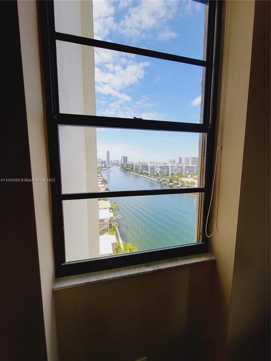 ALLINGTON TOWERS CONDO - Residential Lease