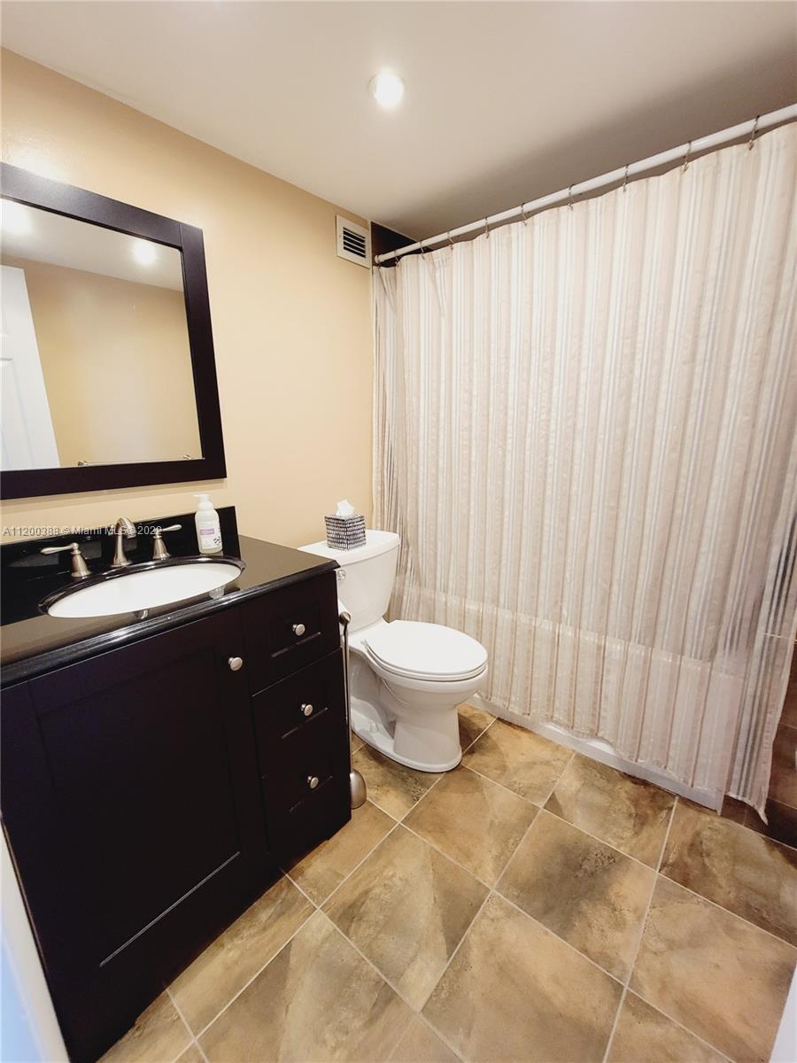 ALLINGTON TOWERS CONDO - Residential Lease