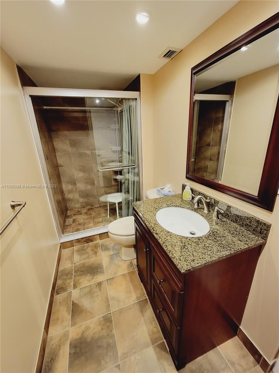 ALLINGTON TOWERS CONDO - Residential Lease