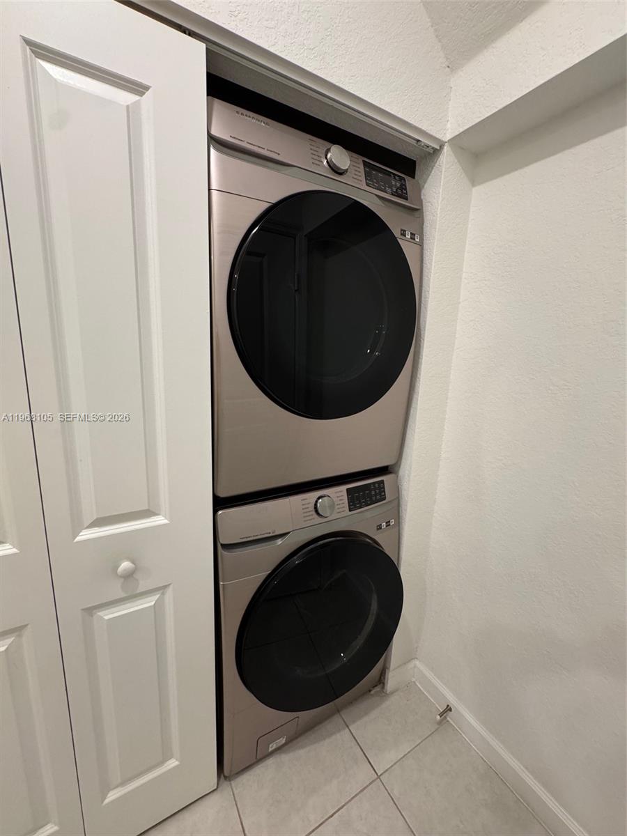 PINE ISLE - Residential Lease