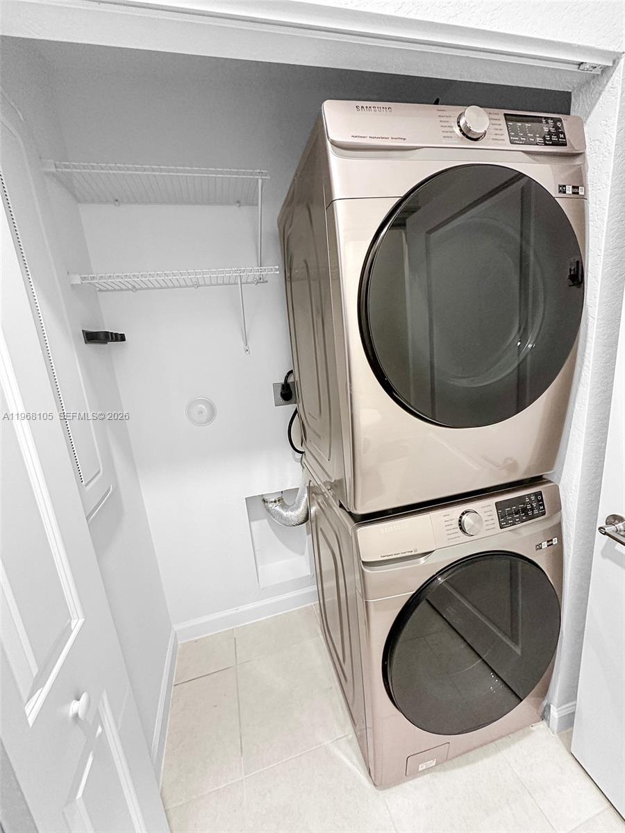 PINE ISLE - Residential Lease