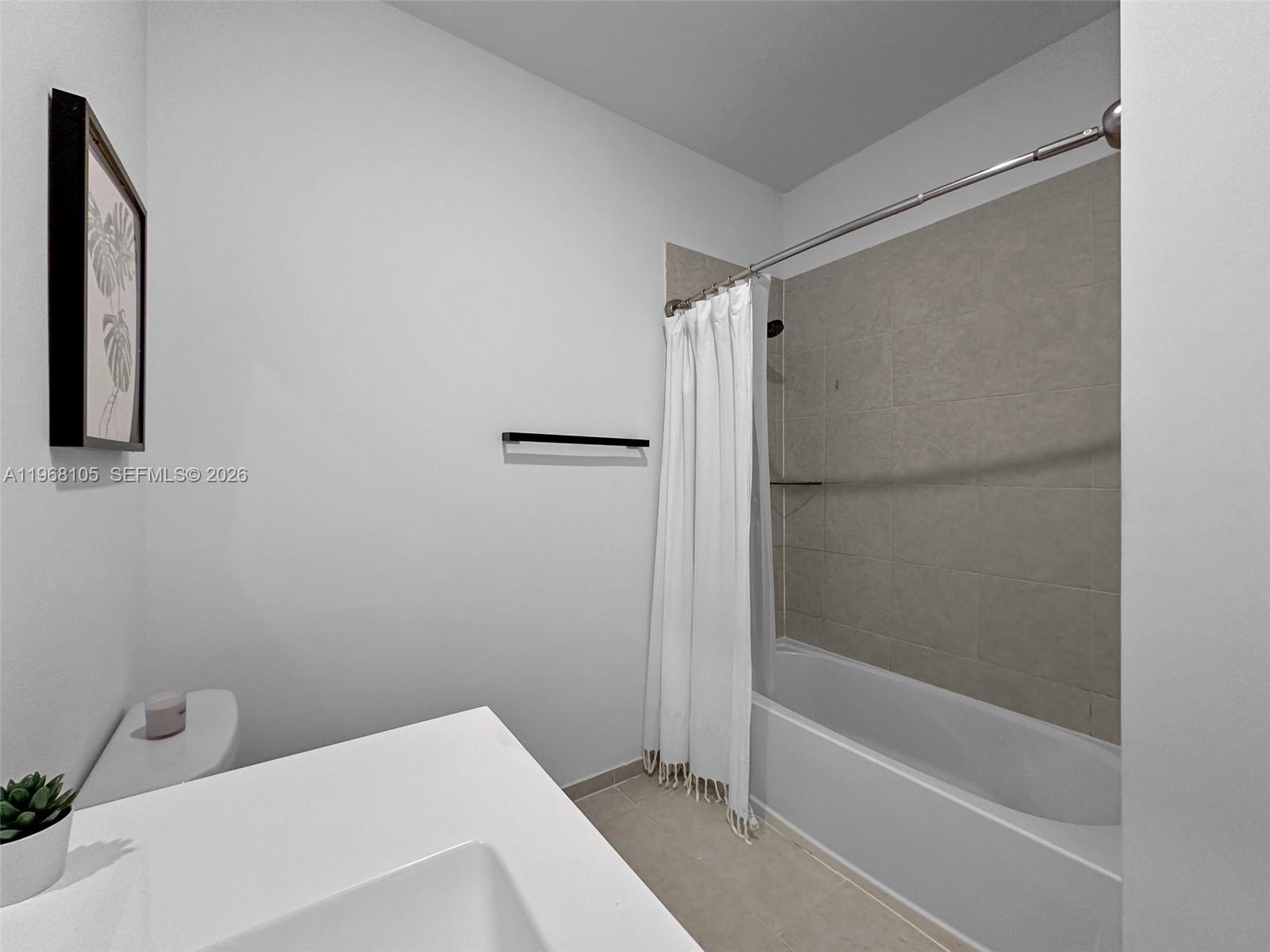 PINE ISLE - Residential Lease