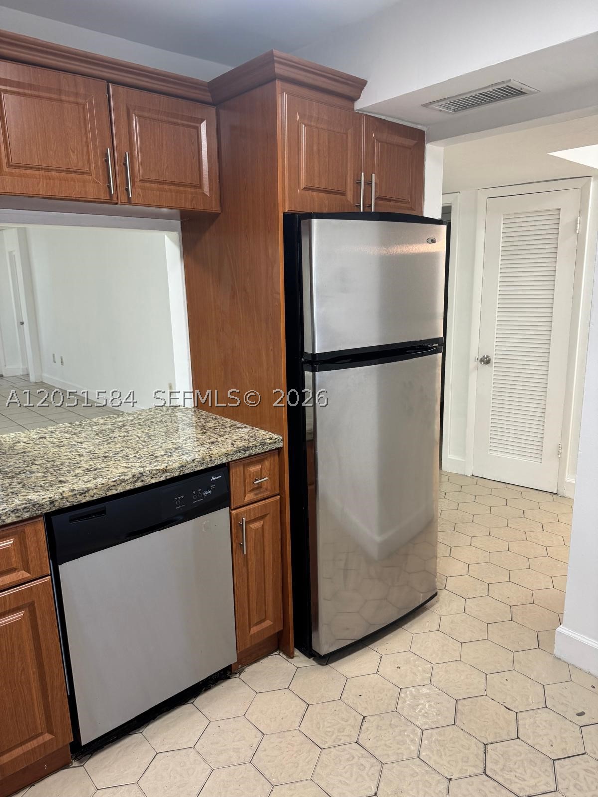 ROLLING GREEN CONDO D - Residential