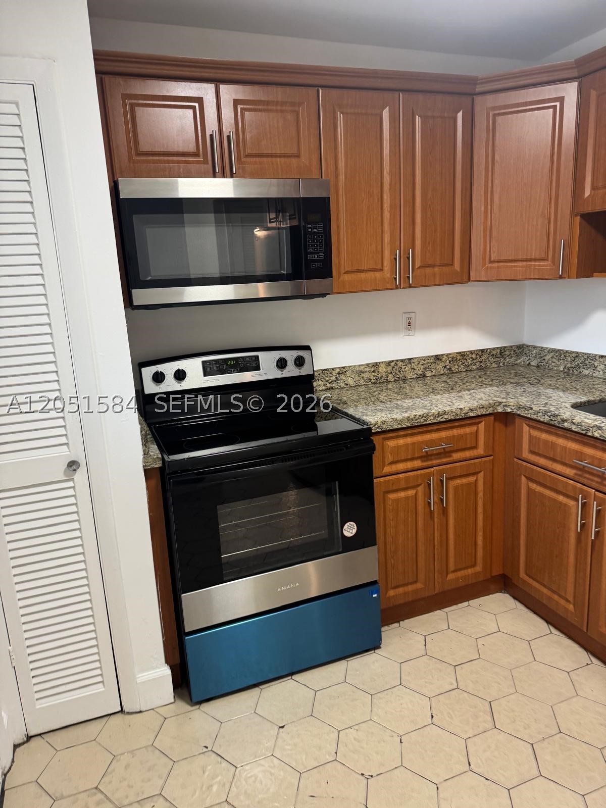 ROLLING GREEN CONDO D - Residential