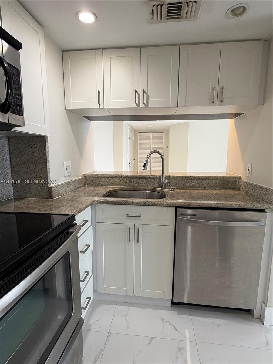 ISOLA CONDO - Residential Lease
