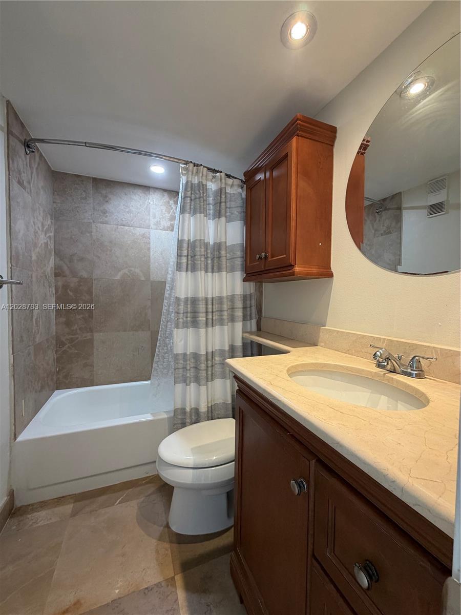 ISOLA CONDO - Residential Lease
