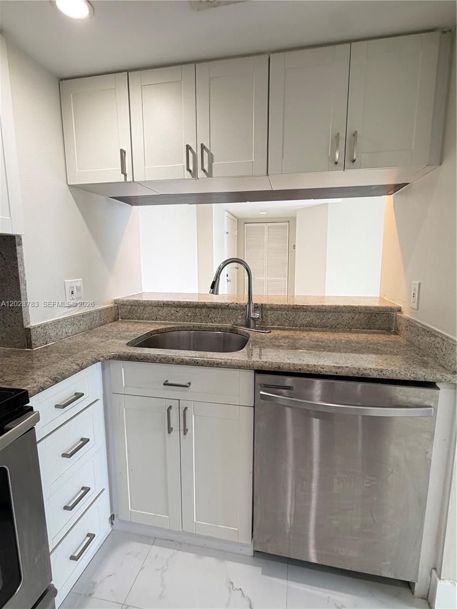 ISOLA CONDO - Residential Lease