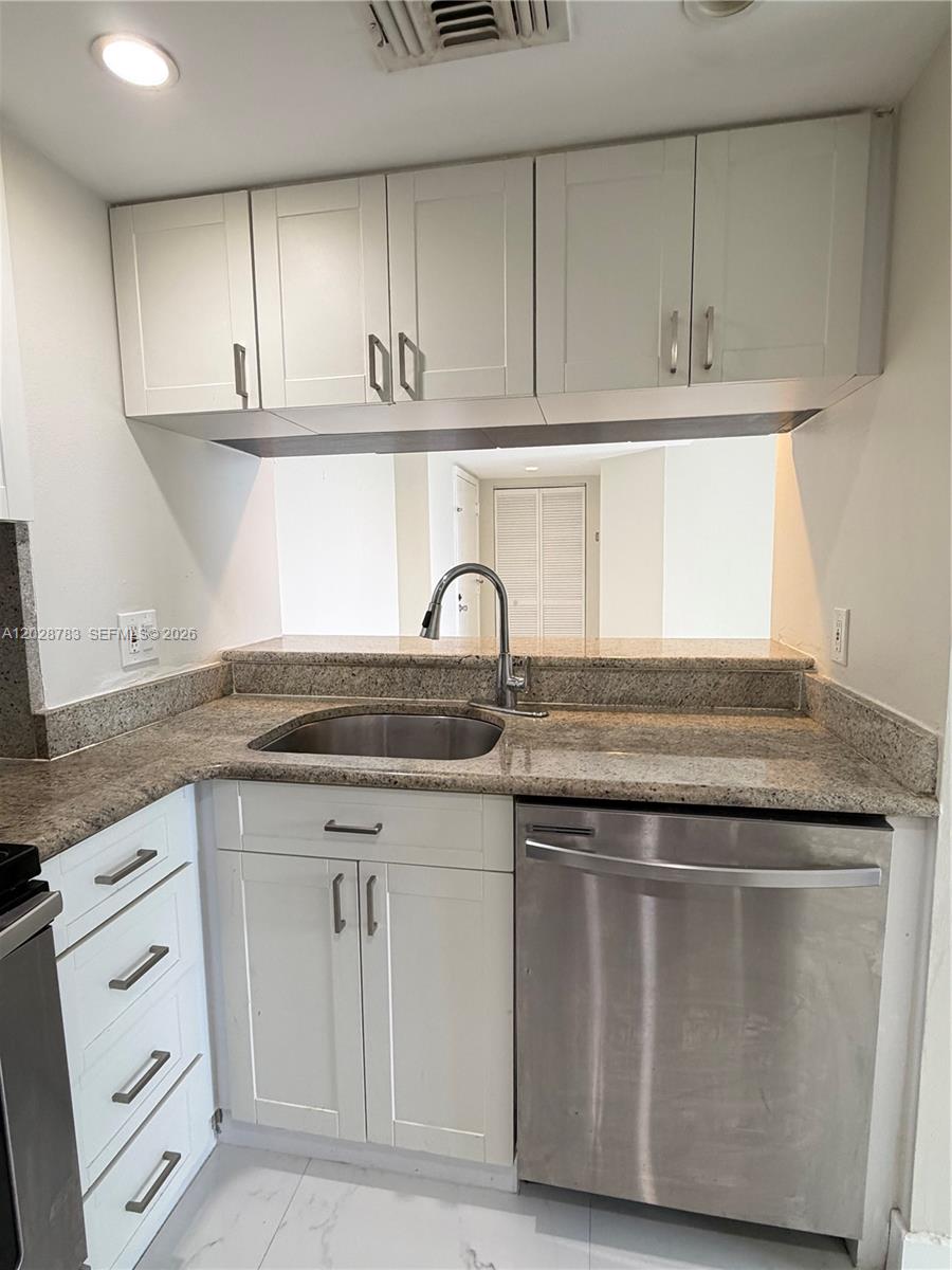 ISOLA CONDO - Residential Lease