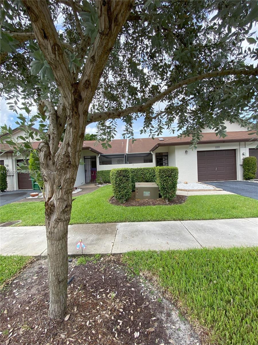 LANDINGS ON CYPRESS GREEN - Residential
