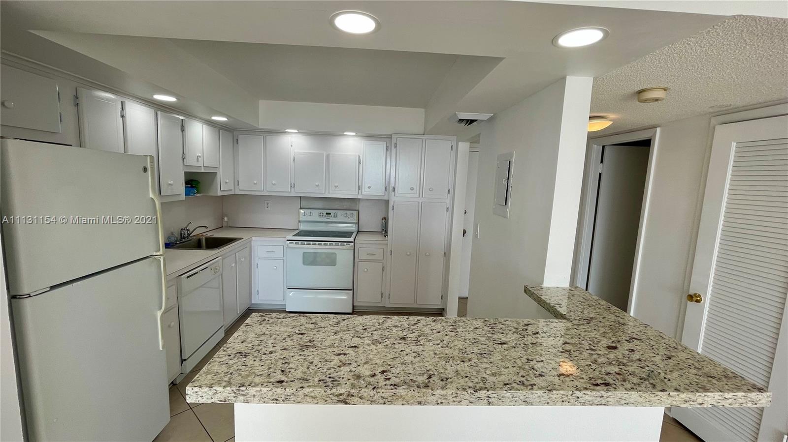 DEL PRADO MARINA - Residential