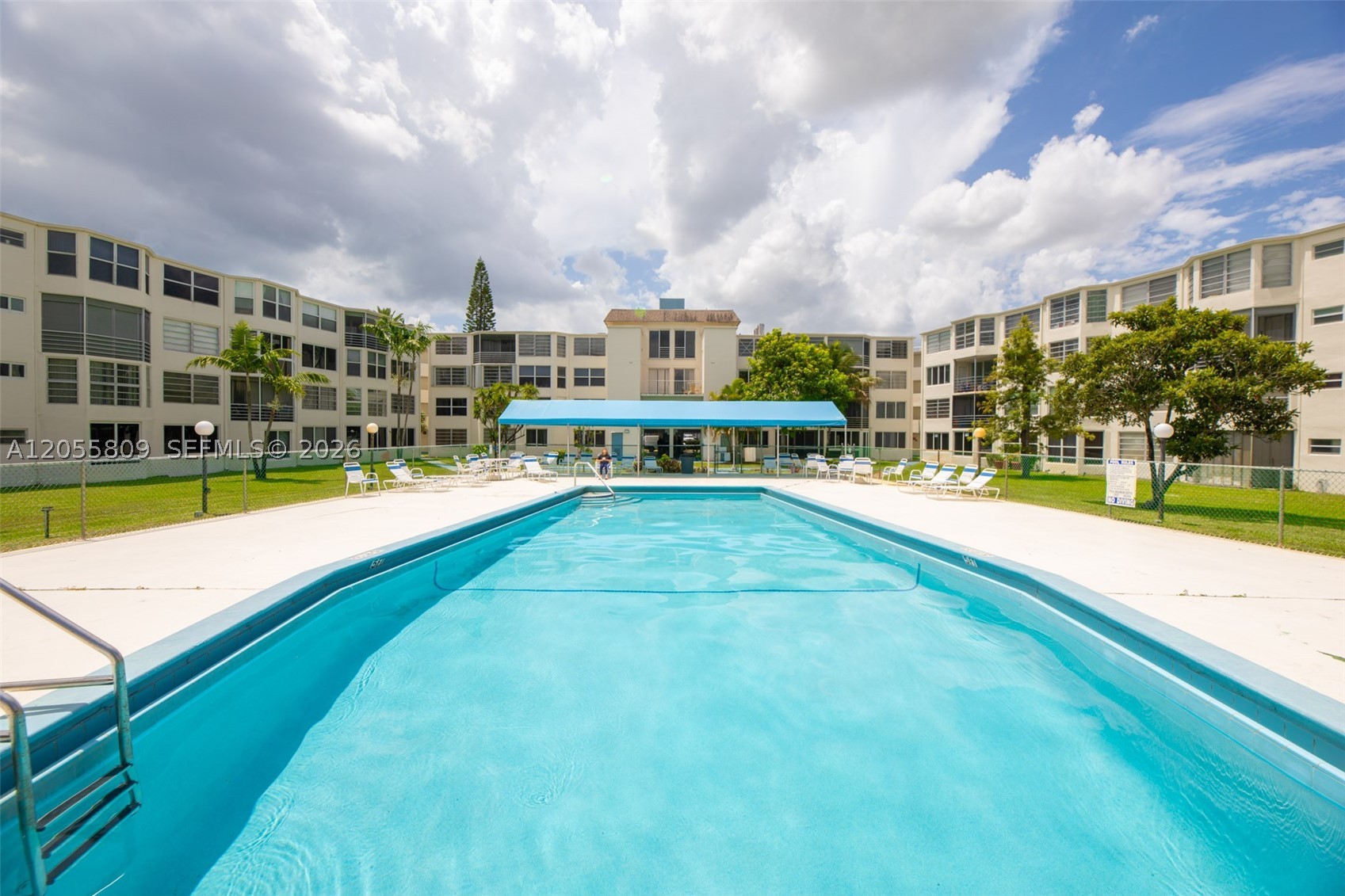 ROLLING GREEN CONDO A - Residential