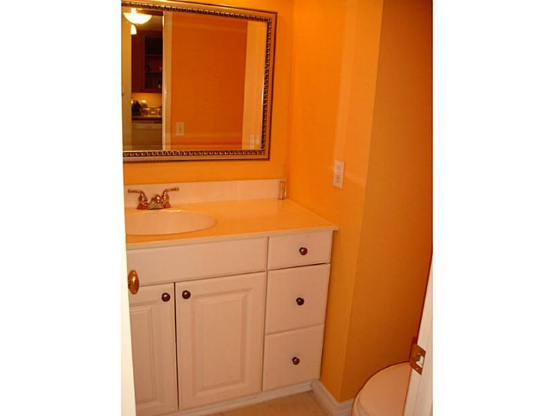 Admiral's Port Condo West - Residential Lease