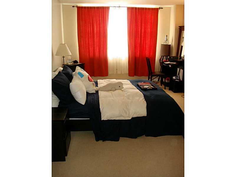 Admiral's Port Condo West - Residential Lease