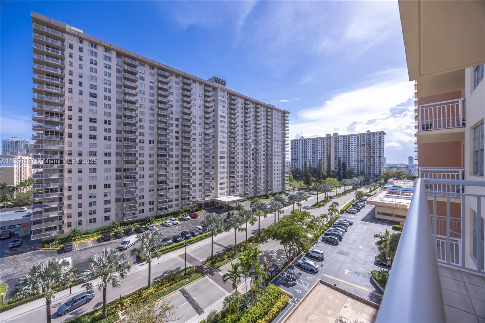WINSTON TOWERS 200 - Residential